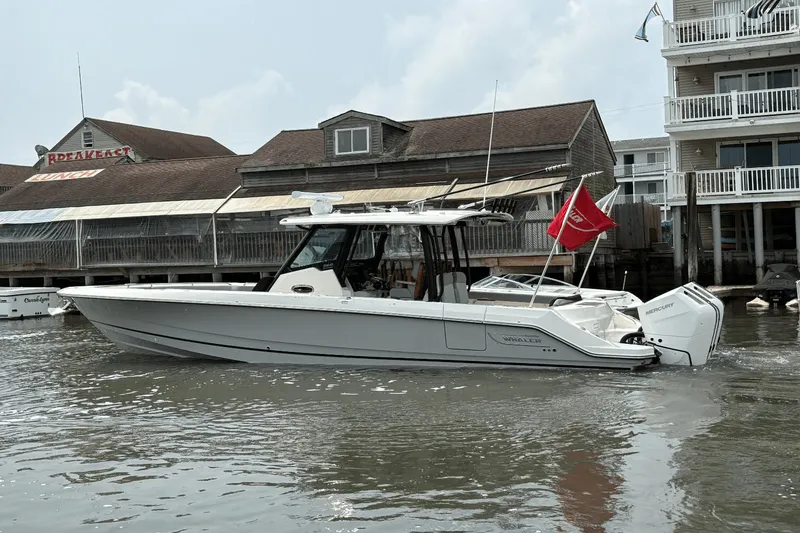 Slide: The Image of Boston Whaler 360 Outrage 2025 - 9