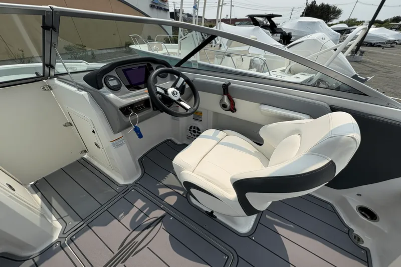 Slide: The Image of Chaparral 21 SSI OUTBOARD 2023 - 10