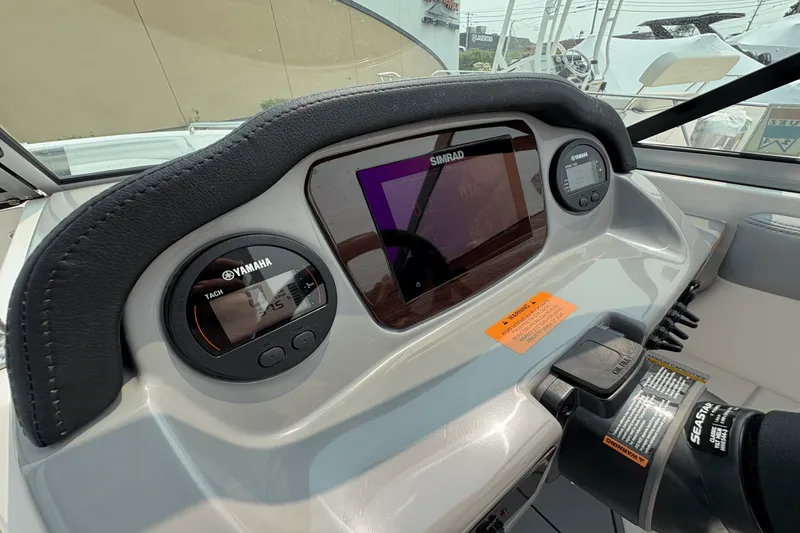 Slide: The Image of Chaparral 21 SSI OUTBOARD 2023 - 11