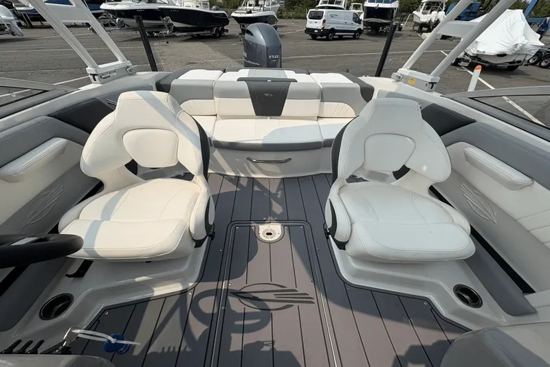 Slide: The Image of Chaparral 21 SSI OUTBOARD 2023 - 12