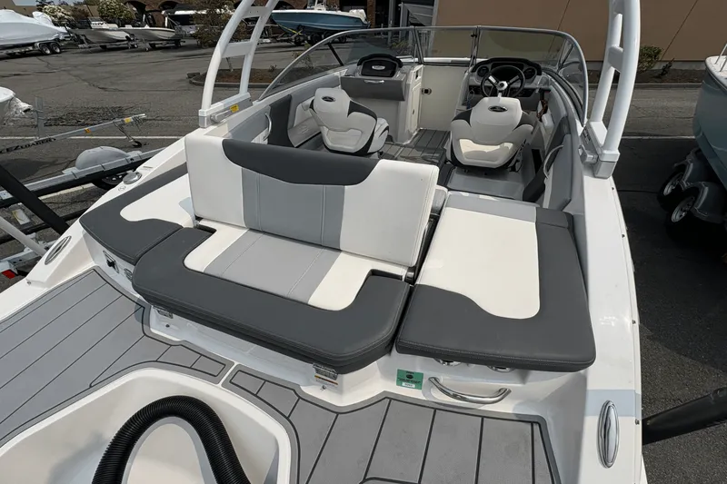 Slide: The Image of Chaparral 21 SSI OUTBOARD 2023 - 2
