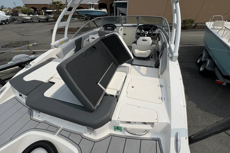 Slide: The Image of Chaparral 21 SSI OUTBOARD 2023 - 3