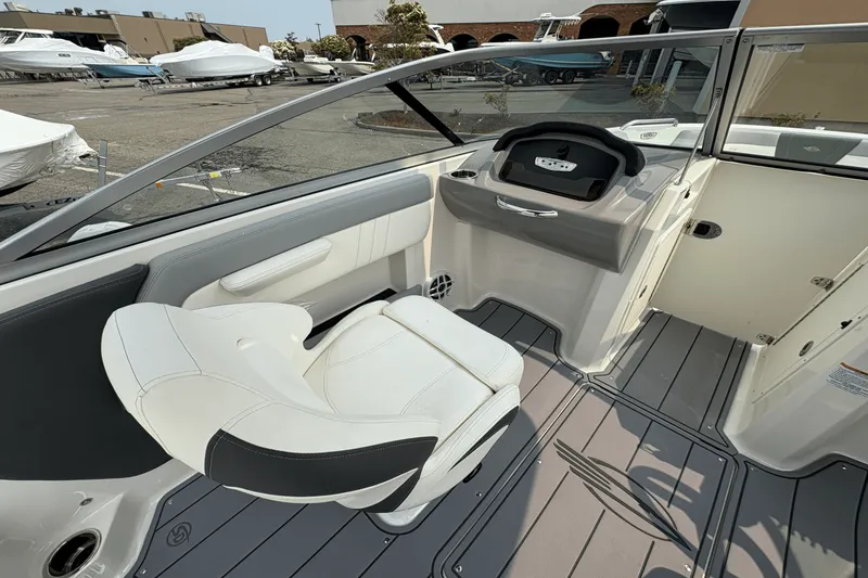 Slide: The Image of Chaparral 21 SSI OUTBOARD 2023 - 8