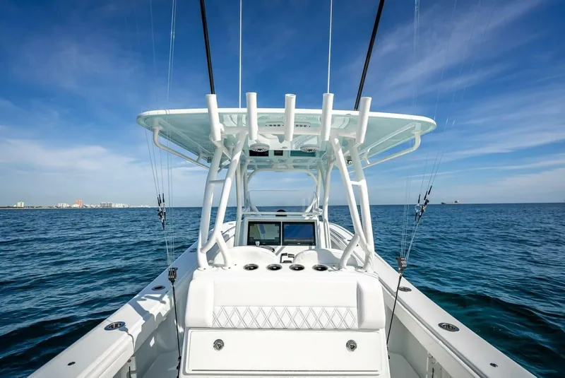 Slide: The Image of Yellowfin 36 Center Console 2023 - 32