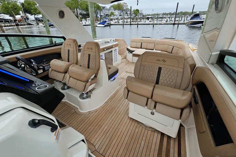 Slide: The Image of Sea Ray 400 SLX 2018 - 14