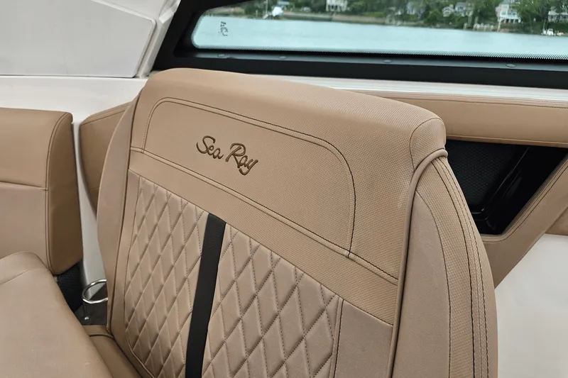 Slide: The Image of Sea Ray 400 SLX 2018 - 17