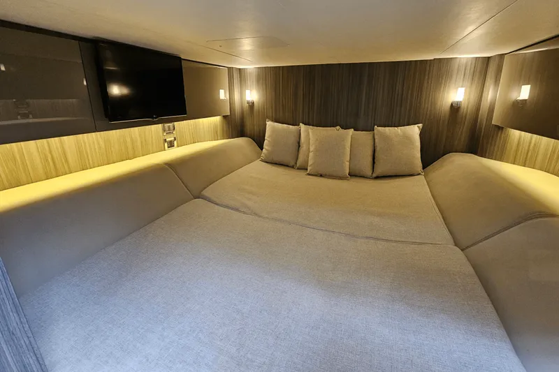 Slide: The Image of Sea Ray 400 SLX 2018 - 32