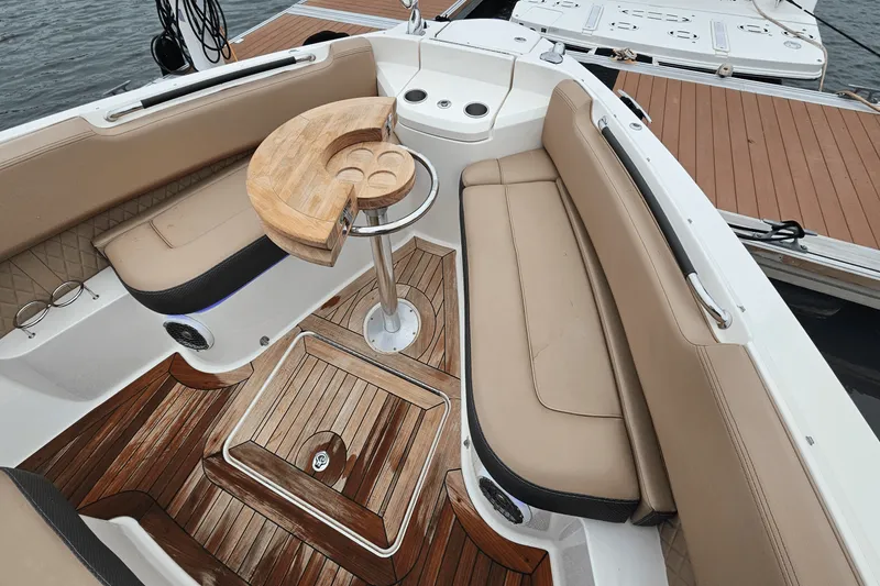 Slide: The Image of Sea Ray 400 SLX 2018 - 38