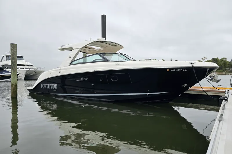 Slide: The Image of Sea Ray 400 SLX 2018 - 44