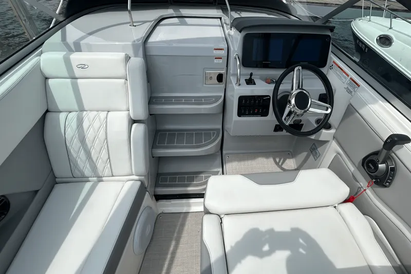 Slide: The Image of Regal 280 EXPRESS 2024 - 11