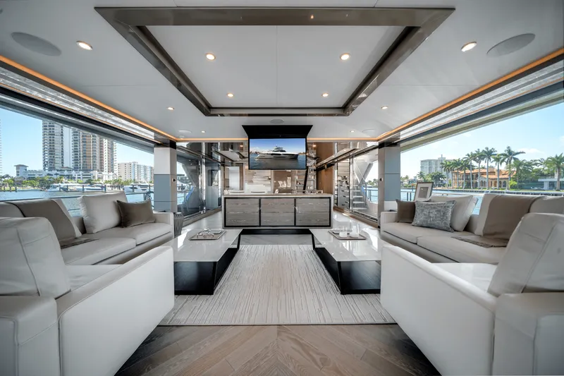 Slide: The Image of Ocean Alexander 35R 2025 - 14