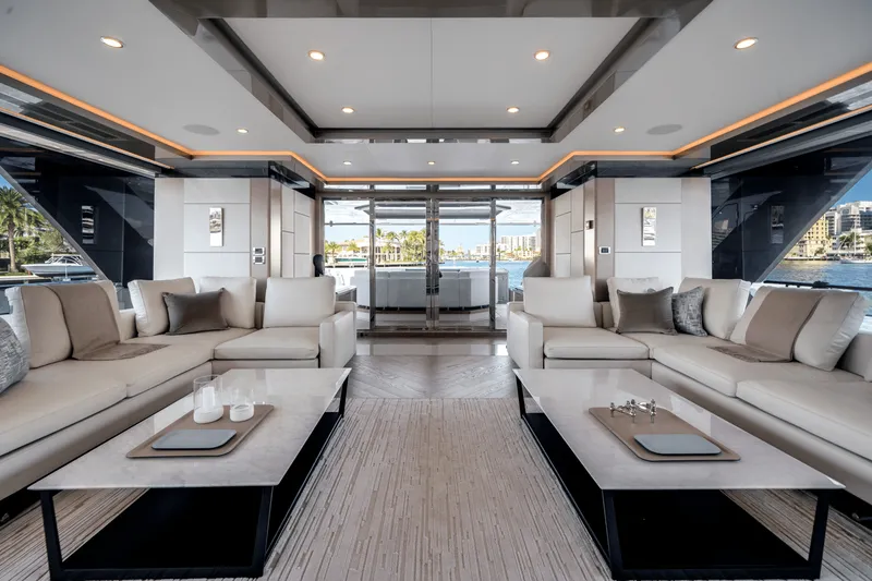 Slide: The Image of Ocean Alexander 35R 2025 - 18