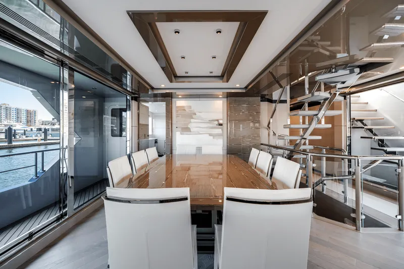 Slide: The Image of Ocean Alexander 35R 2025 - 21