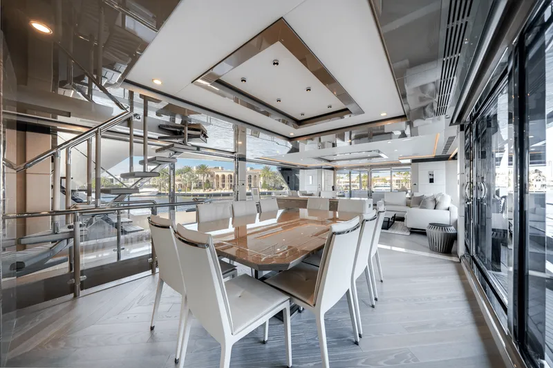 Slide: The Image of Ocean Alexander 35R 2025 - 23