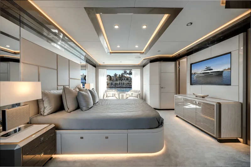 Slide: The Image of Ocean Alexander 35R 2025 - 26