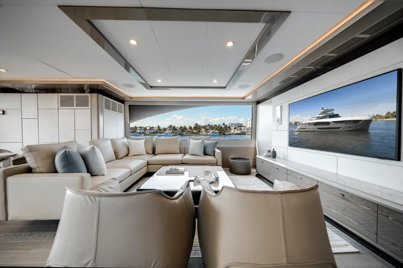 Slide: The Image of Ocean Alexander 35R 2025 - 37