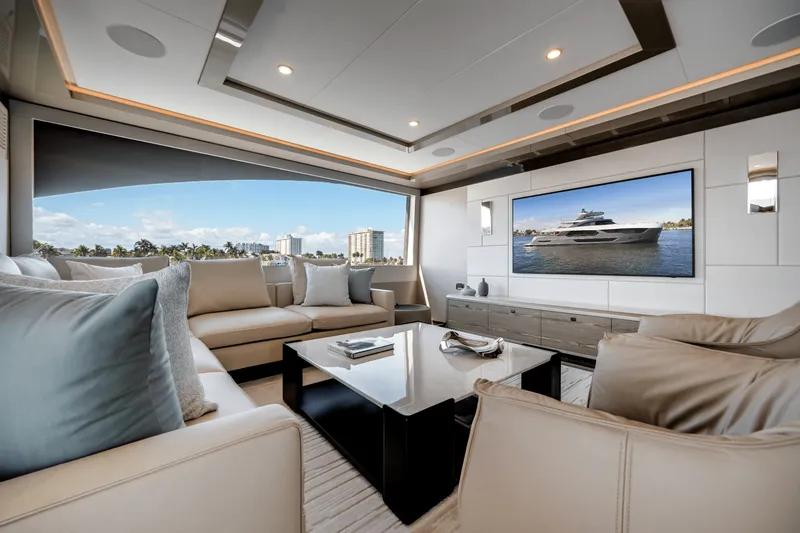 Slide: The Image of Ocean Alexander 35R 2025 - 38