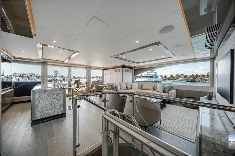 Slide: The Image of Ocean Alexander 35R 2025 - 39