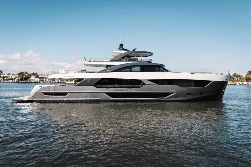 Slide: The Image of Ocean Alexander 35R 2025 - 4