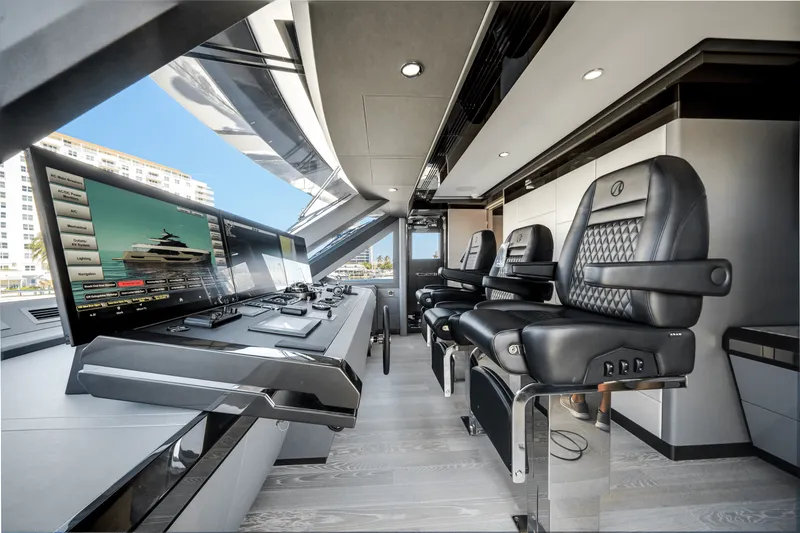 Slide: The Image of Ocean Alexander 35R 2025 - 43