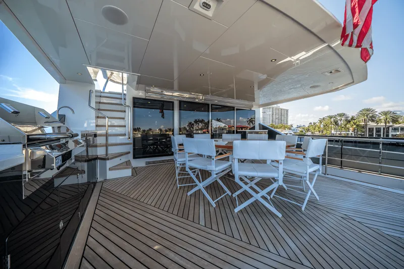 Slide: The Image of Ocean Alexander 35R 2025 - 47