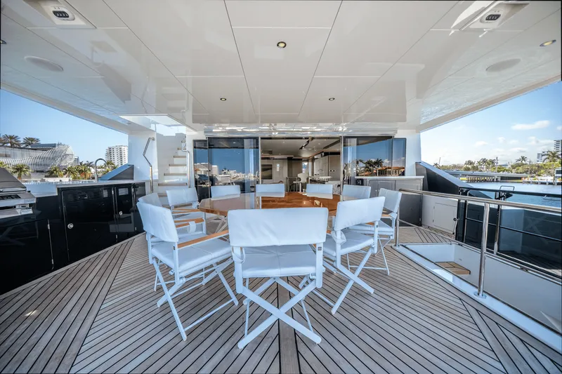 Slide: The Image of Ocean Alexander 35R 2025 - 48