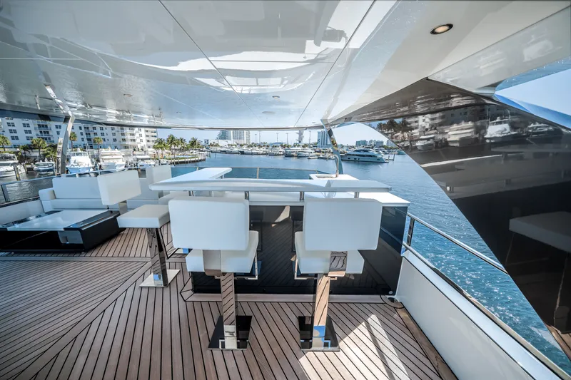 Slide: The Image of Ocean Alexander 35R 2025 - 53