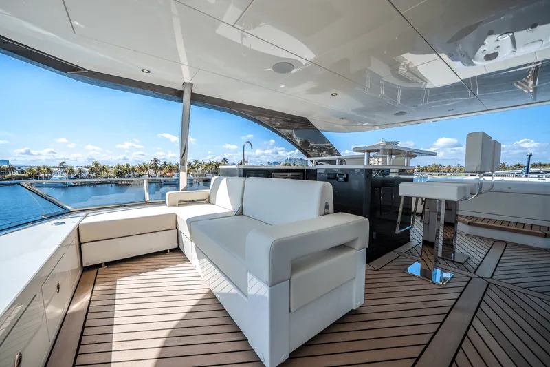 Slide: The Image of Ocean Alexander 35R 2025 - 54