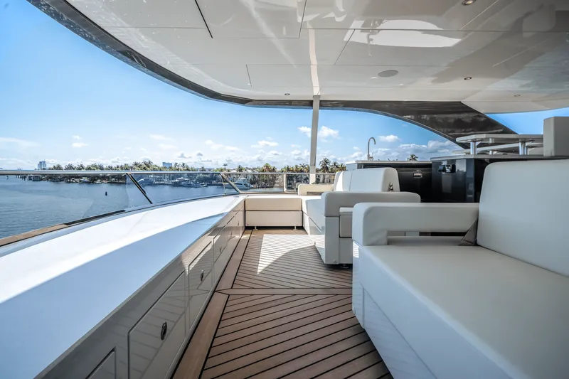 Slide: The Image of Ocean Alexander 35R 2025 - 56