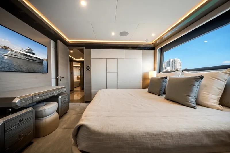 Slide: The Image of Ocean Alexander 35R 2025 - 65