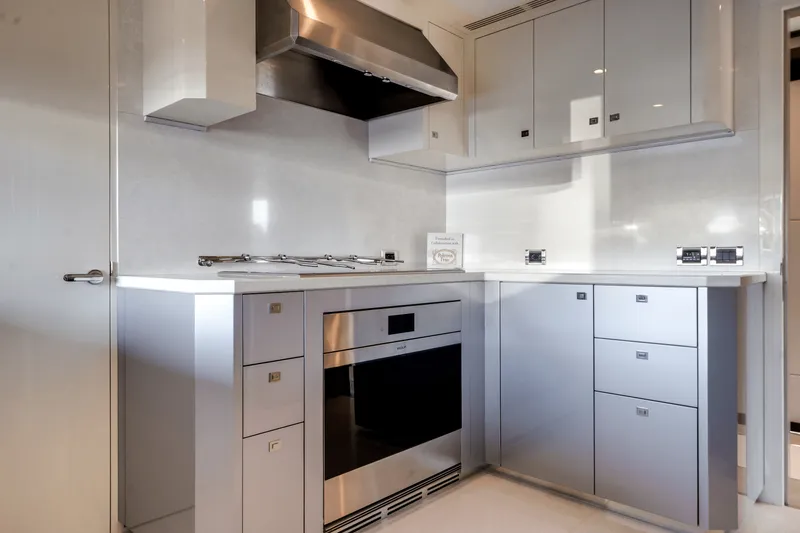 Slide: The Image of Ocean Alexander 35R 2025 - 71