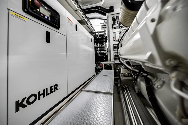 Slide: The Image of Ocean Alexander 35R 2025 - 87