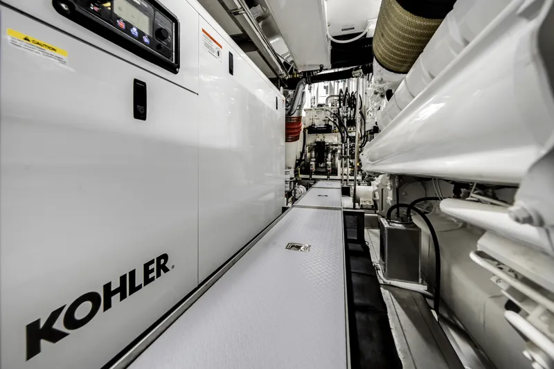 Slide: The Image of Ocean Alexander 35R 2025 - 89