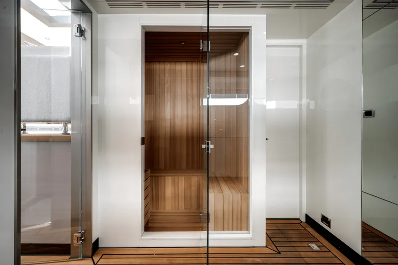 Slide: The Image of Ocean Alexander 35R 2025 - 9