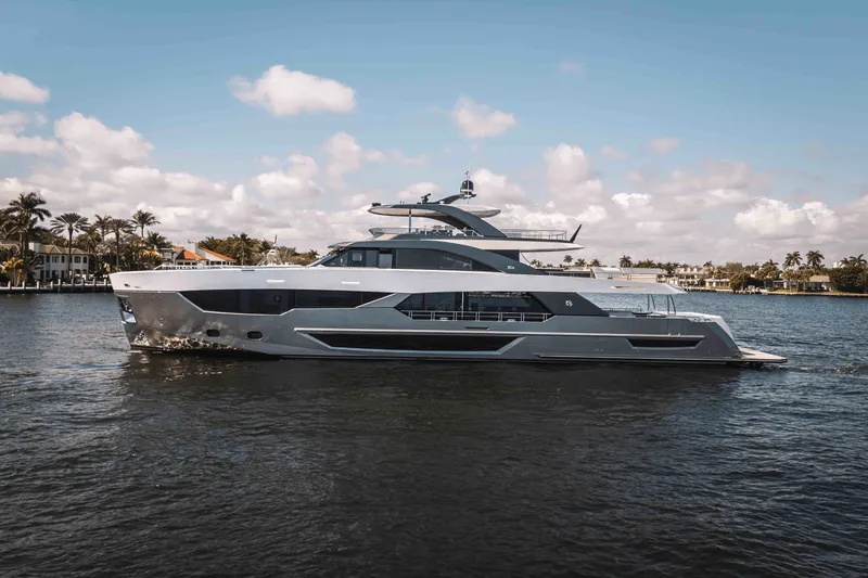 Slide: The Image of Ocean Alexander 35R 2025 - 94