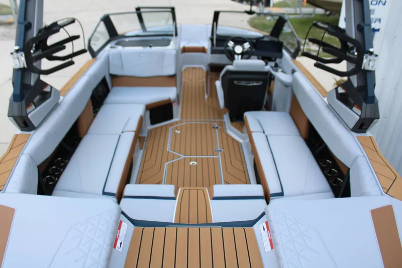 Slide: The Image of Nautique S23 2027 - 21