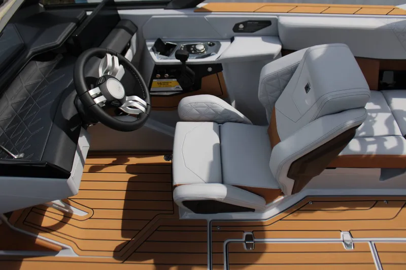 Slide: The Image of Nautique S23 2027 - 10