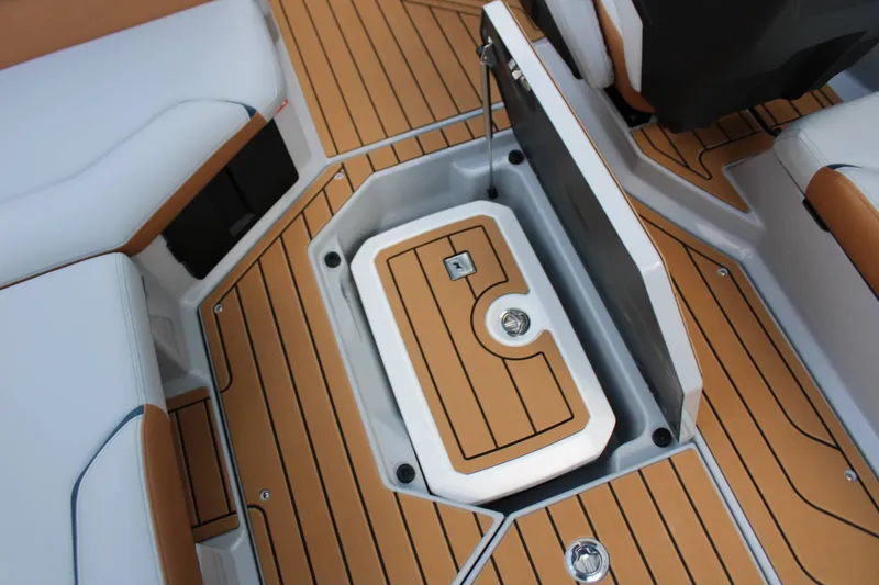 Slide: The Image of Nautique S23 2027 - 22
