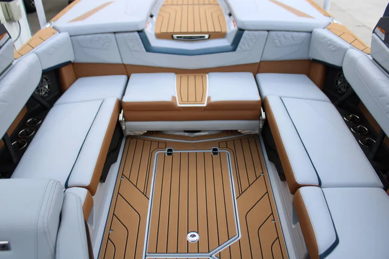 Slide: The Image of Nautique S23 2027 - 14