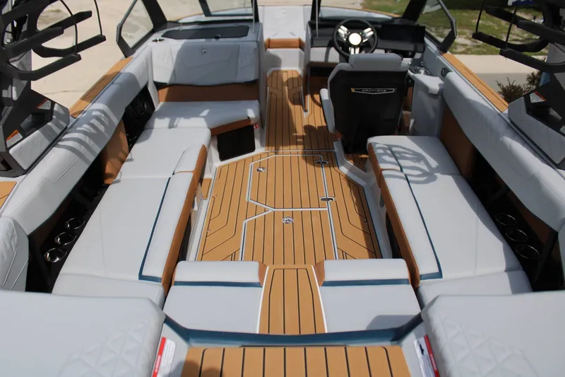 Slide: The Image of Nautique S23 2027 - 19