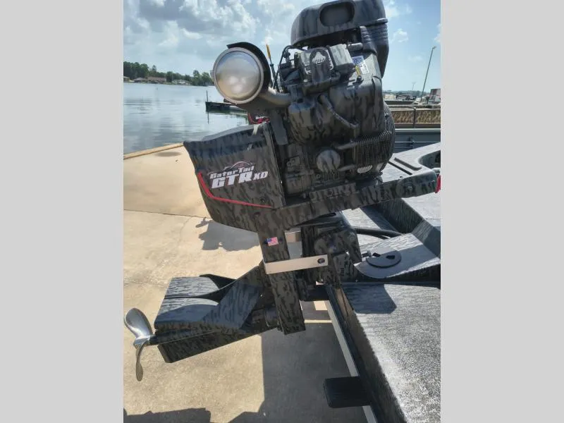Slide: The Image of Gator-Tail 17/50 MID DECK SAVAGE SERIES 2026 - 2