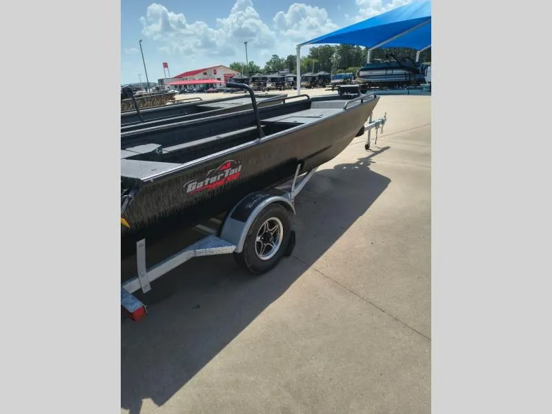 The Image of Gator-Tail 17/50 MID DECK SAVAGE SERIES 2026 - 0