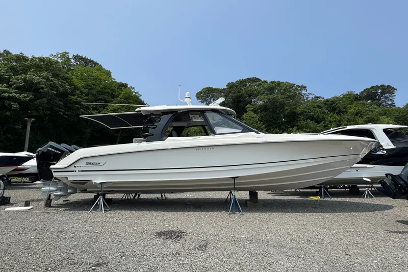 Slide: The Image of Boston Whaler 380 Realm 2025 - 1