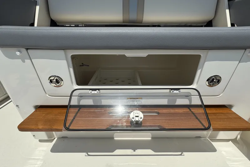 Slide: The Image of Boston Whaler 380 Realm 2025 - 21