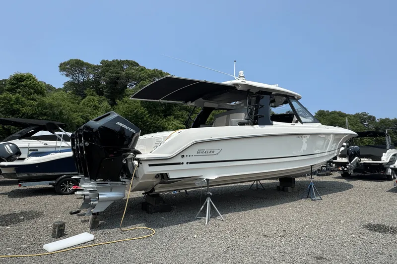 Slide: The Image of Boston Whaler 380 Realm 2025 - 3