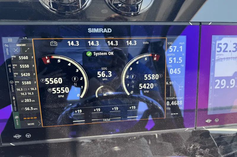 Slide: The Image of Boston Whaler 380 Realm 2025 - 38