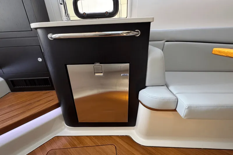 Slide: The Image of Boston Whaler 380 Realm 2025 - 55