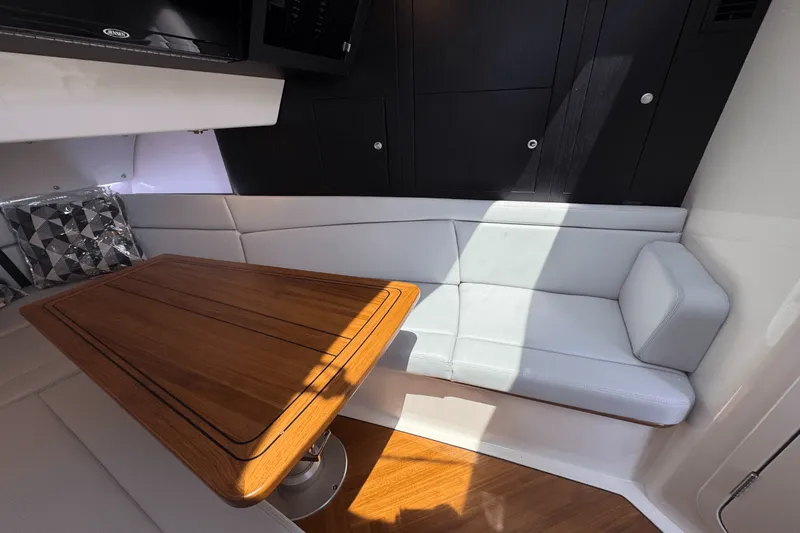 Slide: The Image of Boston Whaler 380 Realm 2025 - 58