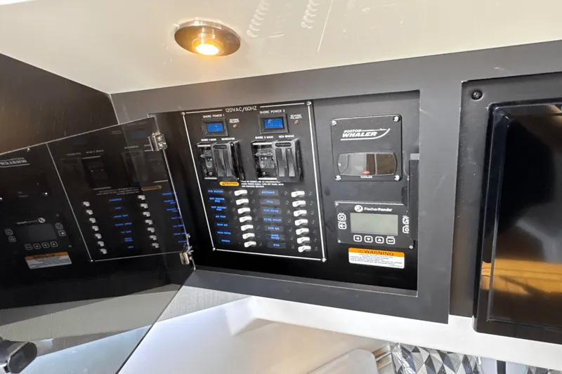 Slide: The Image of Boston Whaler 380 Realm 2025 - 61