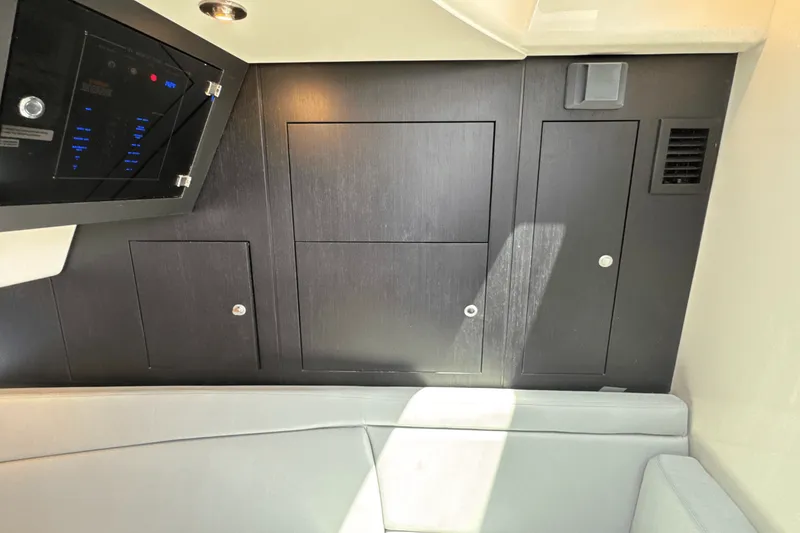 Slide: The Image of Boston Whaler 380 Realm 2025 - 64